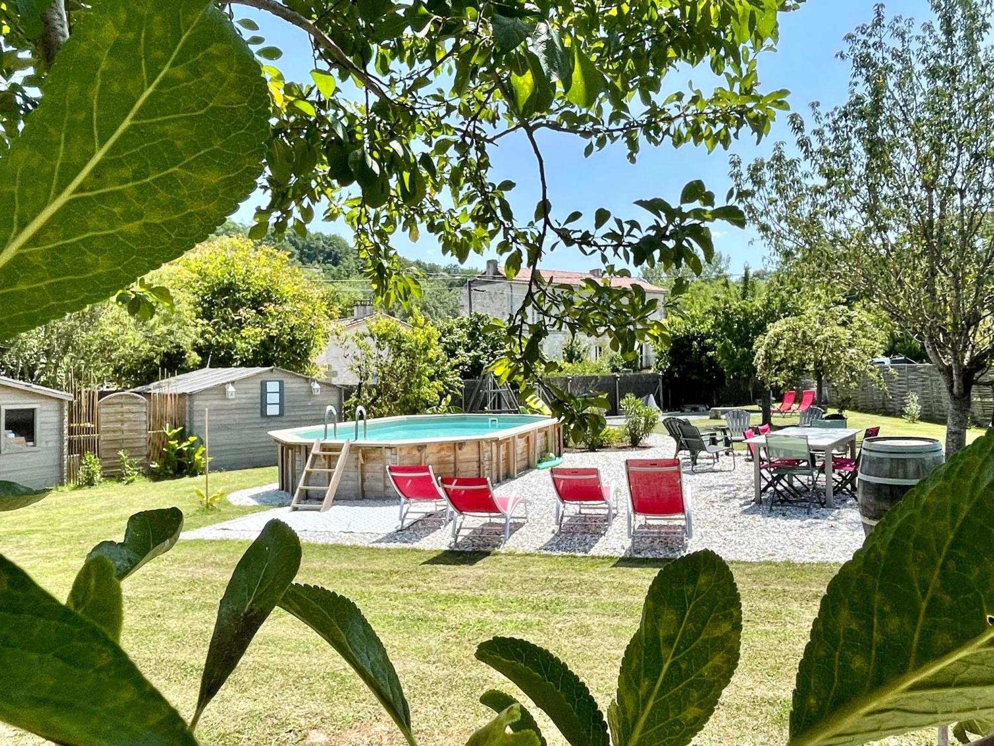 Les Regniers - 2 Gites Voisins Pour Familles Et Groupes Eynesse Экстерьер фото